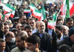 طهران في ذكرى انتصار الثورة: لا تفاوض تحت الضغط مع واشنطن